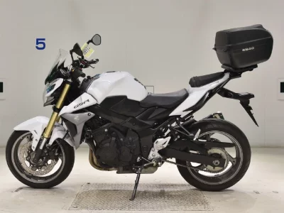Suzuki GSR750A