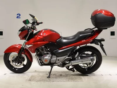 Suzuki GSR250