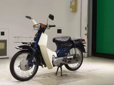 Honda C90