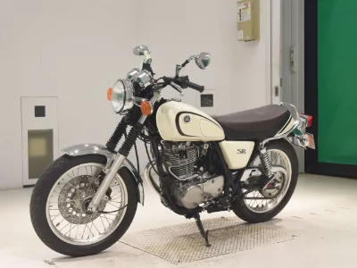Yamaha SR400-4