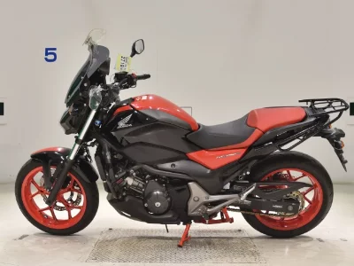 Honda NC750SD-2