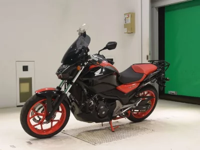 Honda NC750SD-2