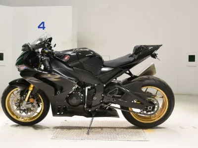 Honda CBR1000RR-R