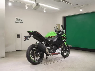 Kawasaki NINJA400-2