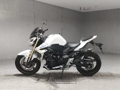 Suzuki GSR750