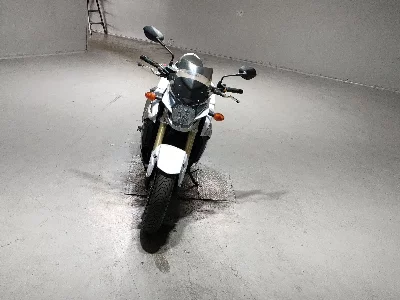 Suzuki GSR750