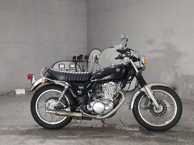 Yamaha SR400-1