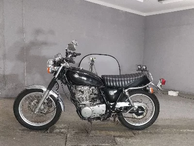 Yamaha SR400-1