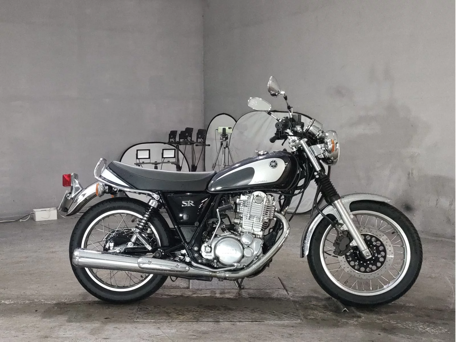 Yamaha SR400-1  с аукциона в Японии