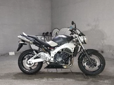 Suzuki GSR400