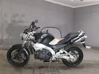 Suzuki GSR400