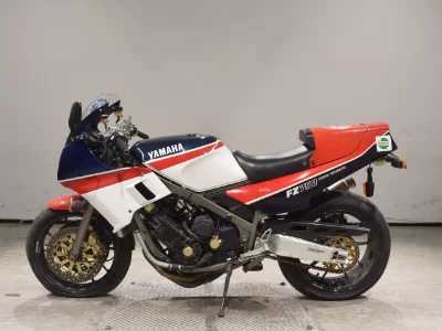Yamaha FZ750