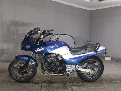 Kawasaki GPZ900R