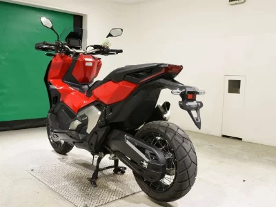 Honda X-ADV750-2