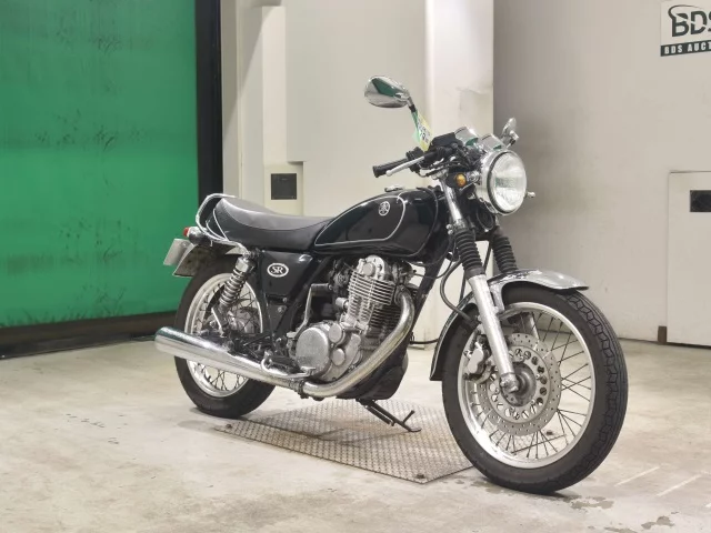 Yamaha SR400-3  с аукциона в Японии