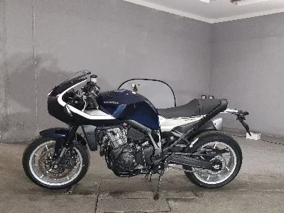 Honda HAWK 11
