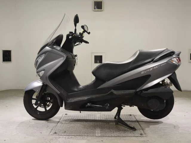 Suzuki BURGMAN200  с аукциона в Японии