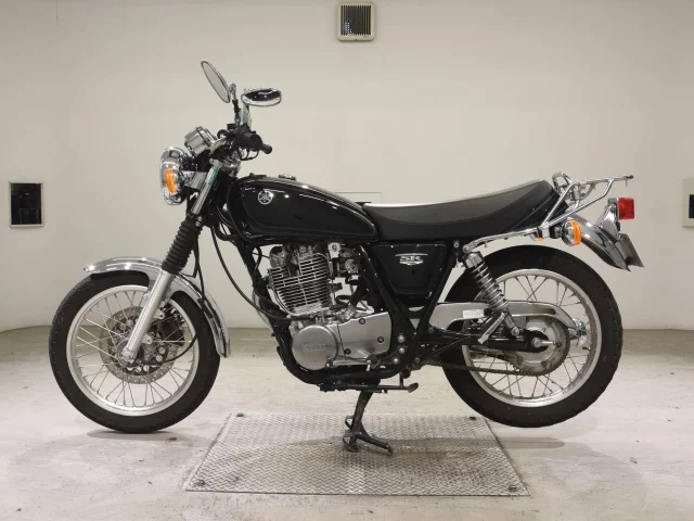 Yamaha SR400-4  с аукциона в Японии