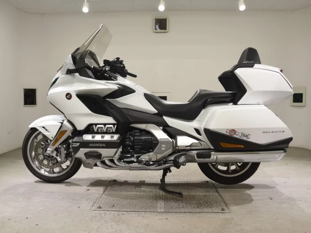 Honda GL1800 TOUR  с аукциона в Японии