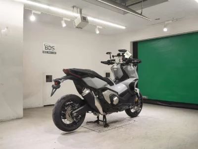 Honda X-ADV750-2