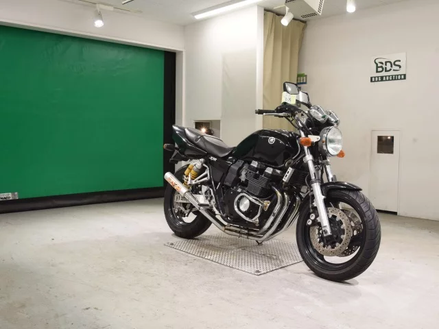 Yamaha XJR400R-3  с аукциона в Японии