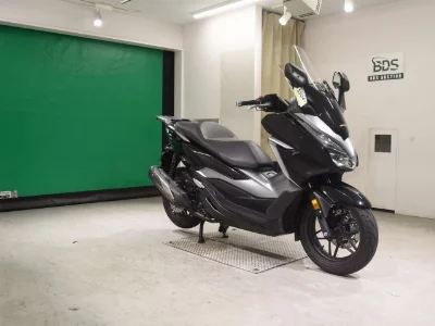 Honda FORZA -4