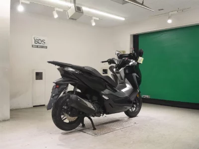 Honda FORZA -4