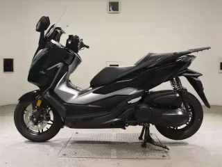 Honda FORZA -4