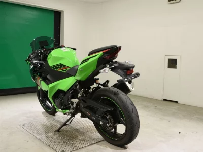 Kawasaki NINJA400-2