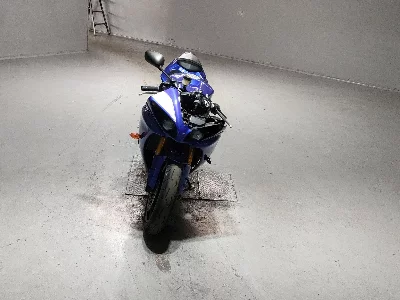 Yamaha YZF-R1