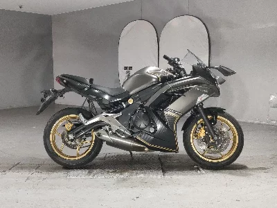 Kawasaki NINJA400
