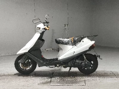 Suzuki ADDRESS V100