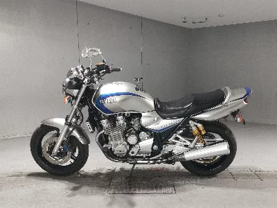Yamaha XJR1300