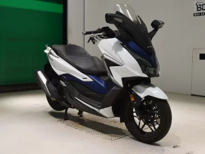 Honda  FORZA -5