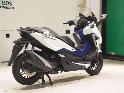 Honda  FORZA -5