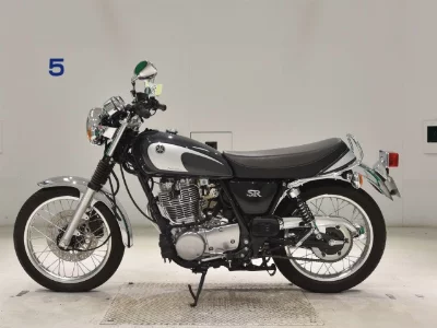 Yamaha SR400-5