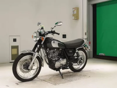 Yamaha SR400-5