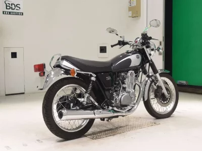 Yamaha SR400-5
