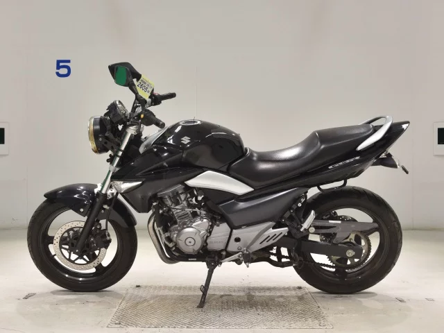 Suzuki GSR250  с аукциона в Японии