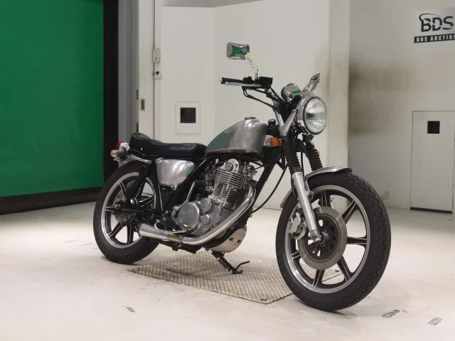 Yamaha SR400-3  с аукциона в Японии