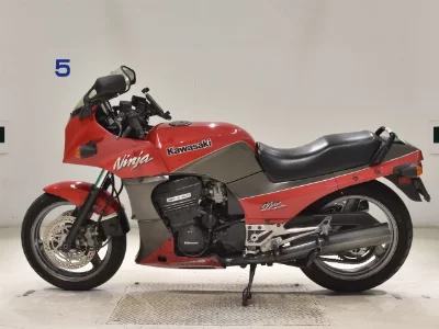 Kawasaki GPZ900R