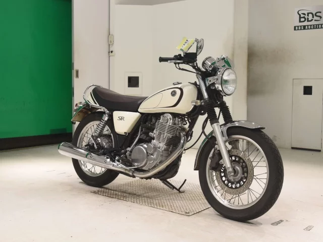 Yamaha SR400-4  с аукциона в Японии