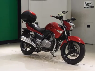 Suzuki GSR250