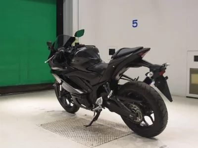 Yamaha YZF-R25A