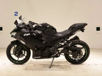 Kawasaki NINJA400-2