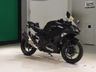 Kawasaki NINJA400-2
