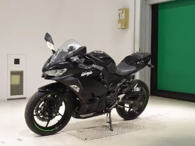Kawasaki NINJA400-2