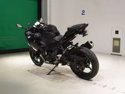 Kawasaki NINJA400-2