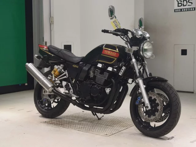 Yamaha XJR400R-3  с аукциона в Японии