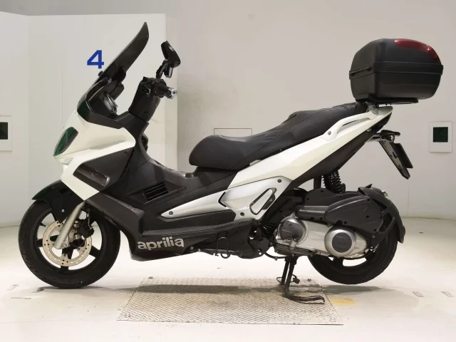 Aprilia APRILIA SR MAX 300  с аукциона в Японии
